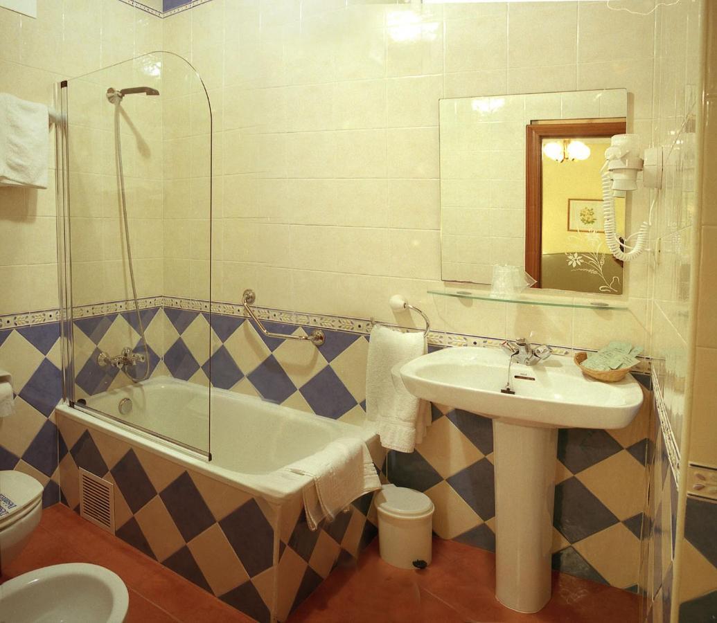 منزل الضيف Almuña  في Casa Manoli Luarca المظهر الخارجي الصورة